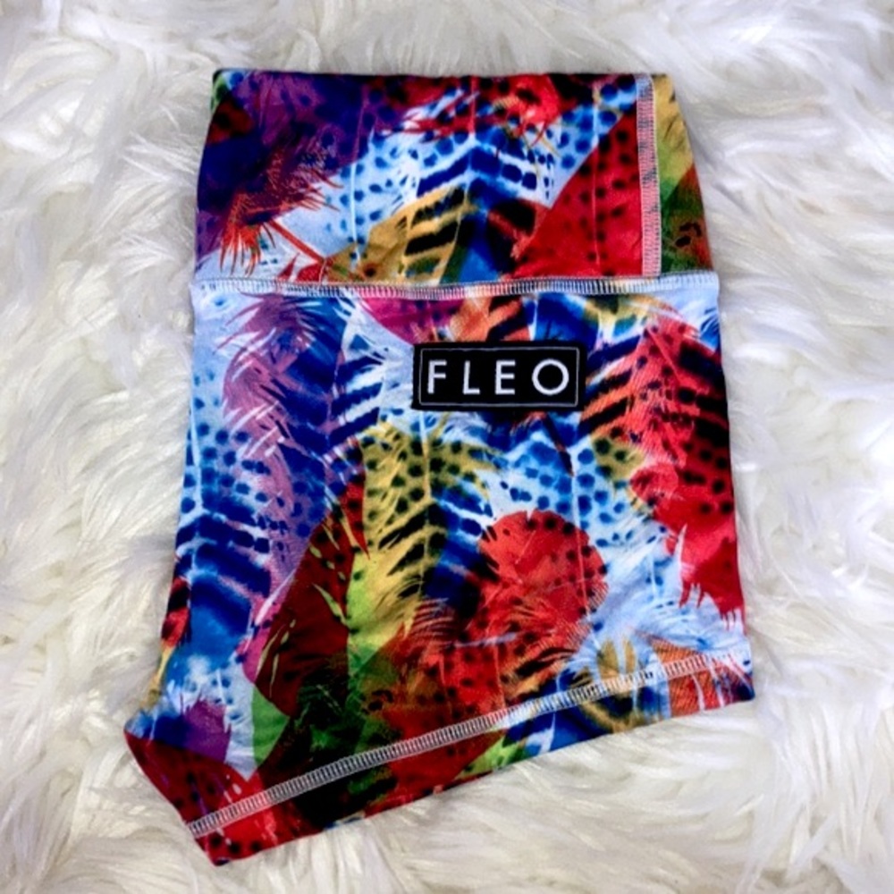 FLEO Wild Feathers Multicolor Shorts S